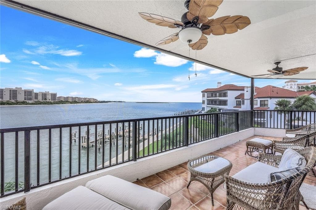 334 La Peninsula Blvd 334, Naples, FL 34113-9
