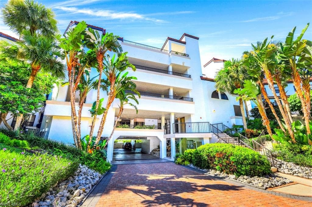 334 La Peninsula Blvd 334, Naples, FL 34113-12