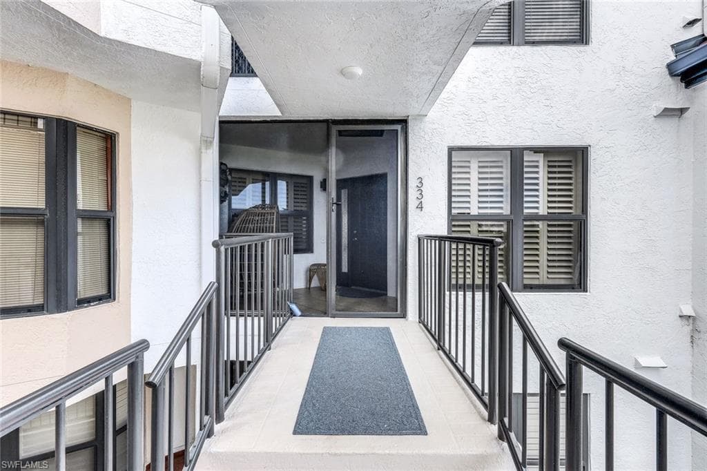 334 La Peninsula Blvd 334, Naples, FL 34113-13