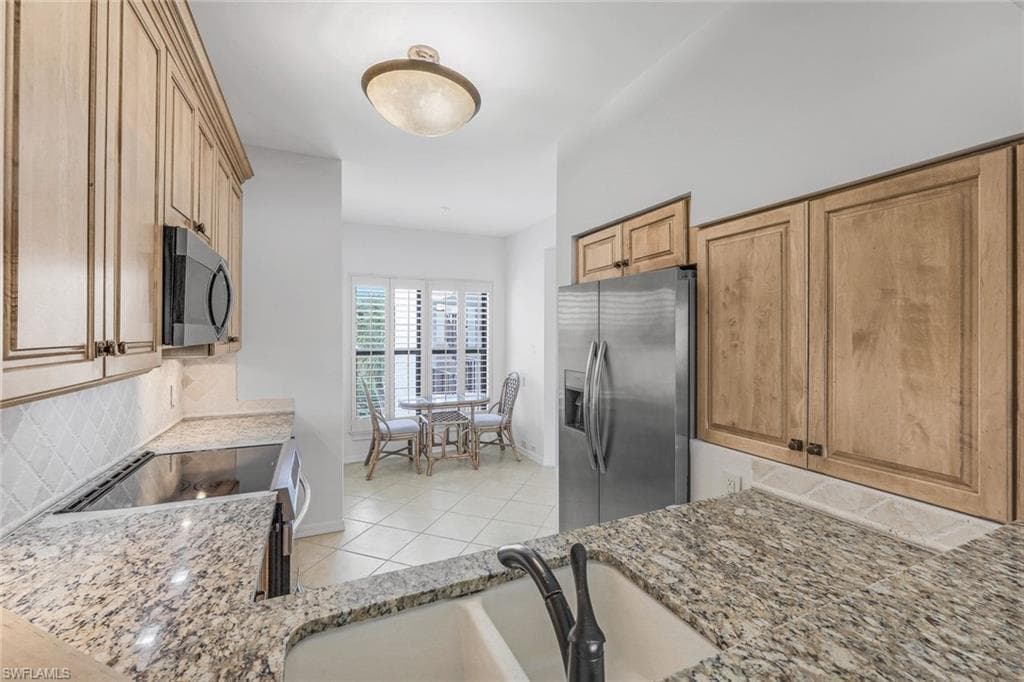 334 La Peninsula Blvd 334, Naples, FL 34113-16