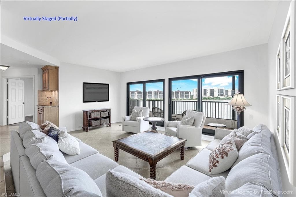 334 La Peninsula Blvd 334, Naples, FL 34113-22