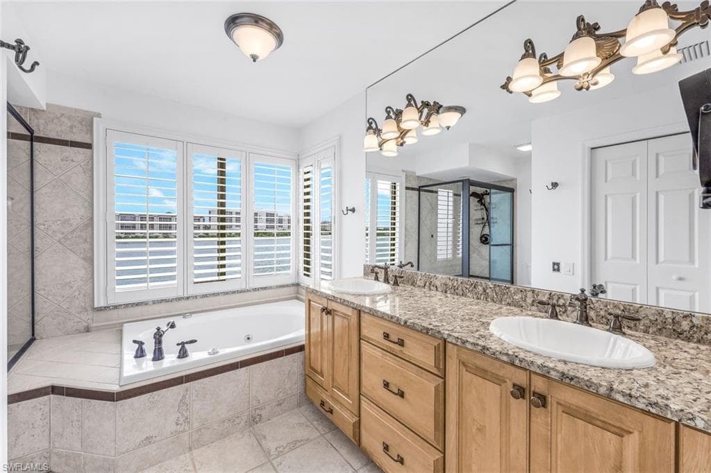 334 La Peninsula Blvd 334, Naples, FL 34113-28