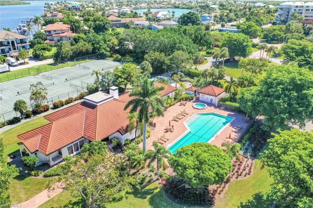 334 La Peninsula Blvd 334, Naples, FL 34113-35