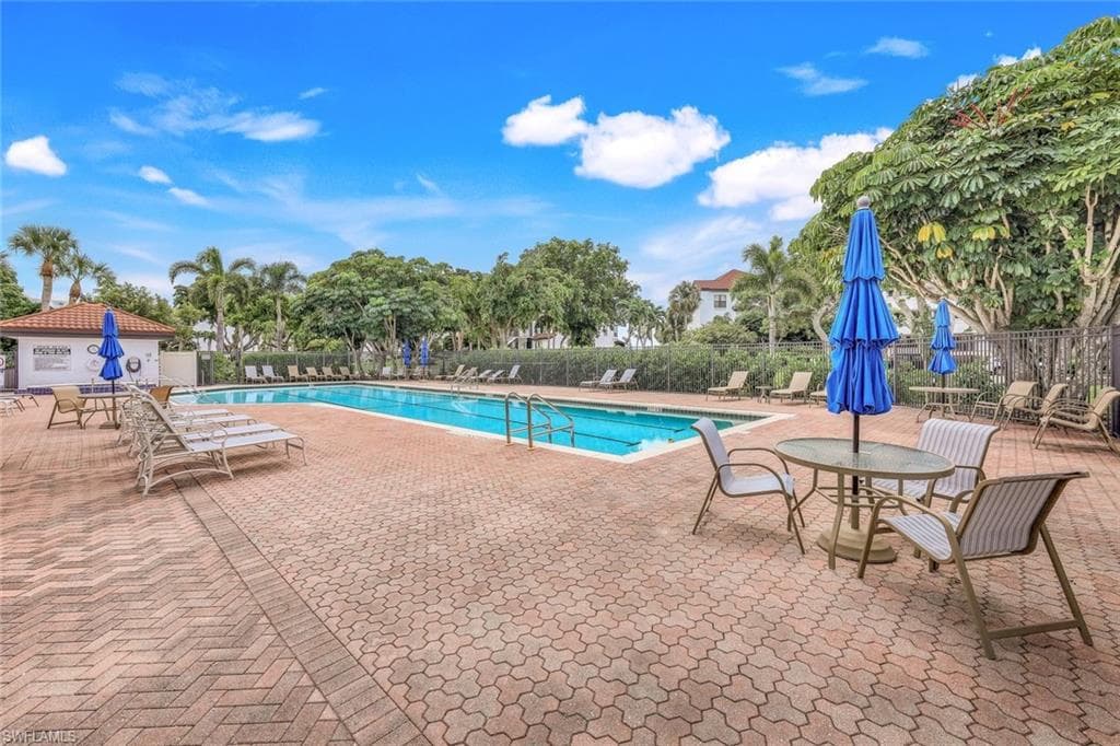 334 La Peninsula Blvd 334, Naples, FL 34113-36