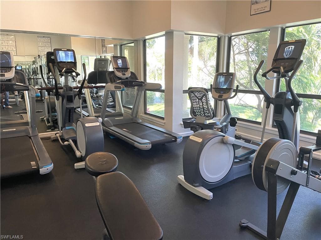 334 La Peninsula Blvd 334, Naples, FL 34113-38