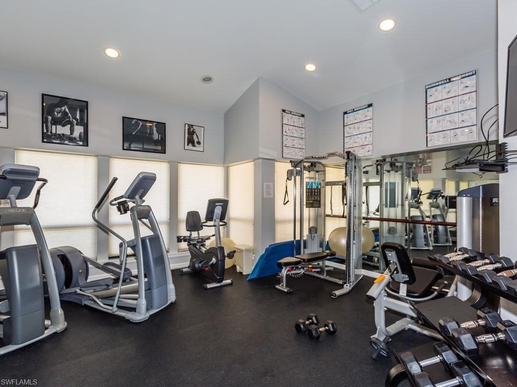 334 La Peninsula Blvd 334, Naples, FL 34113-39