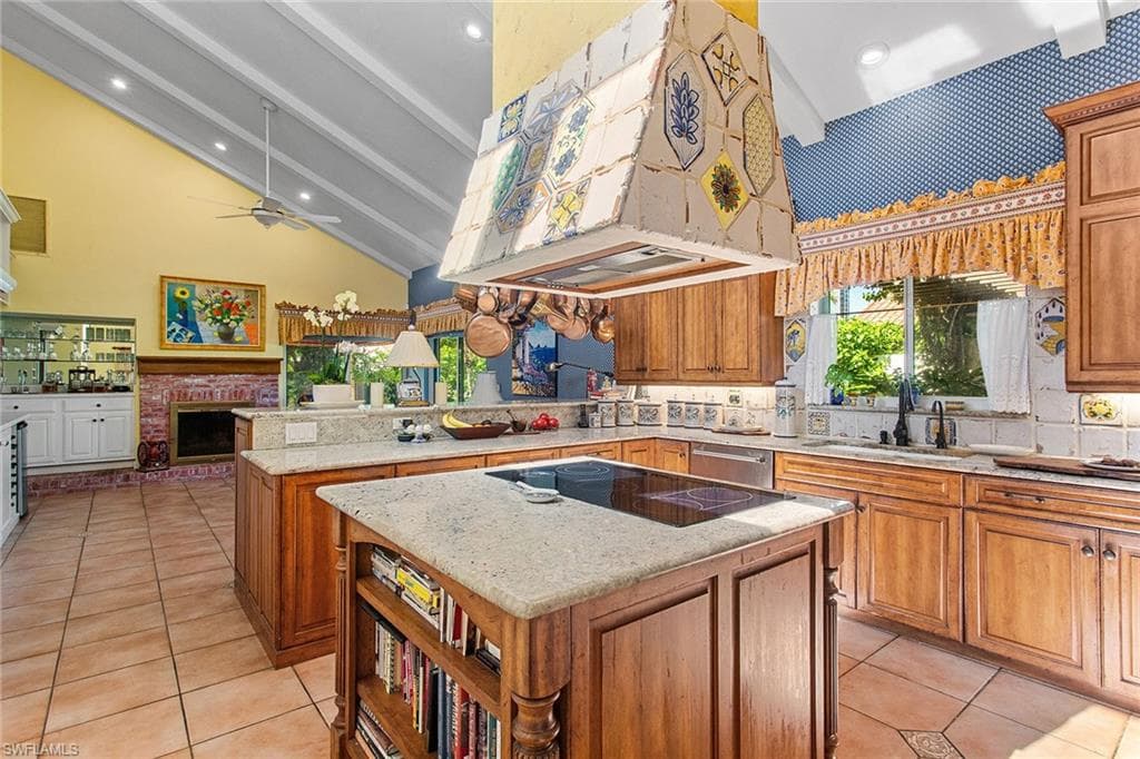505 Tierra Mar Ln W 48, Naples, FL 34108-6