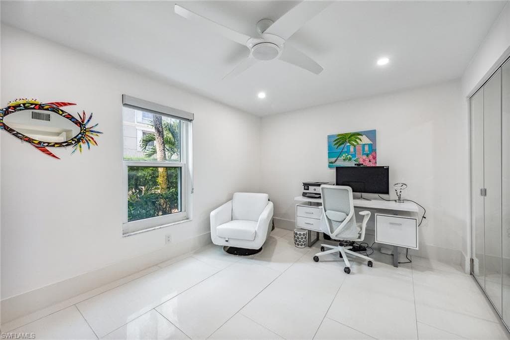 2800 Gulf Shore Blvd N 101, Naples, FL 34103-17