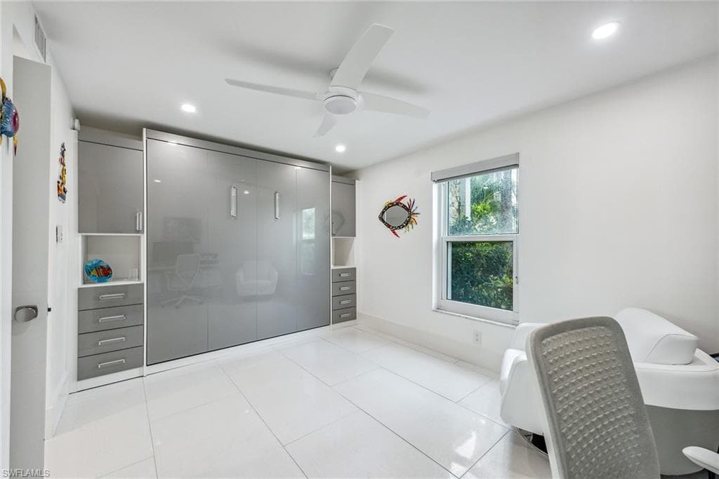 2800 Gulf Shore Blvd N 101, Naples, FL 34103-18