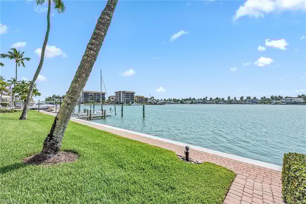 2800 Gulf Shore Blvd N 101, Naples, FL 34103-27
