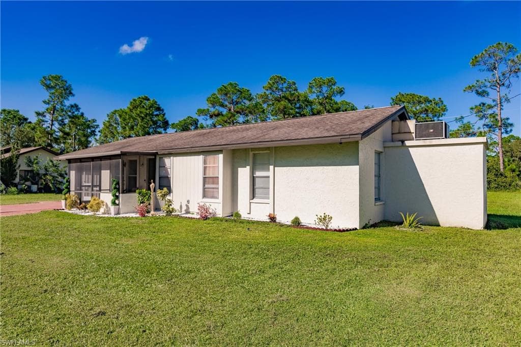 713 Canton Ave, Lehigh Acres, FL 33972-4