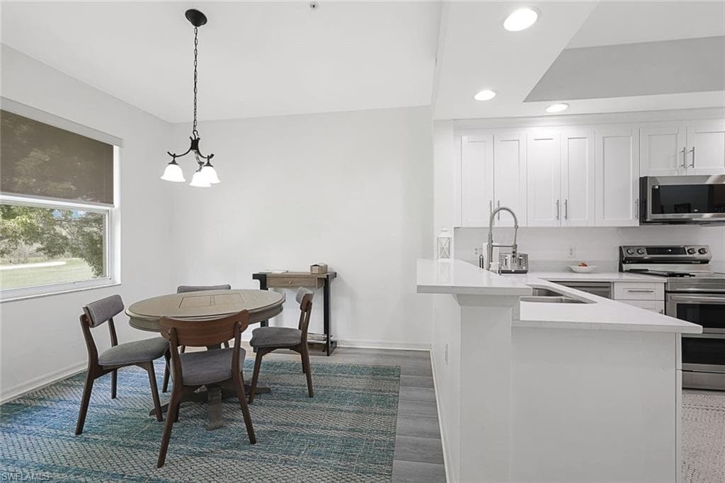 3435 Laurel Greens Ln S 203, Naples, FL 34119-11