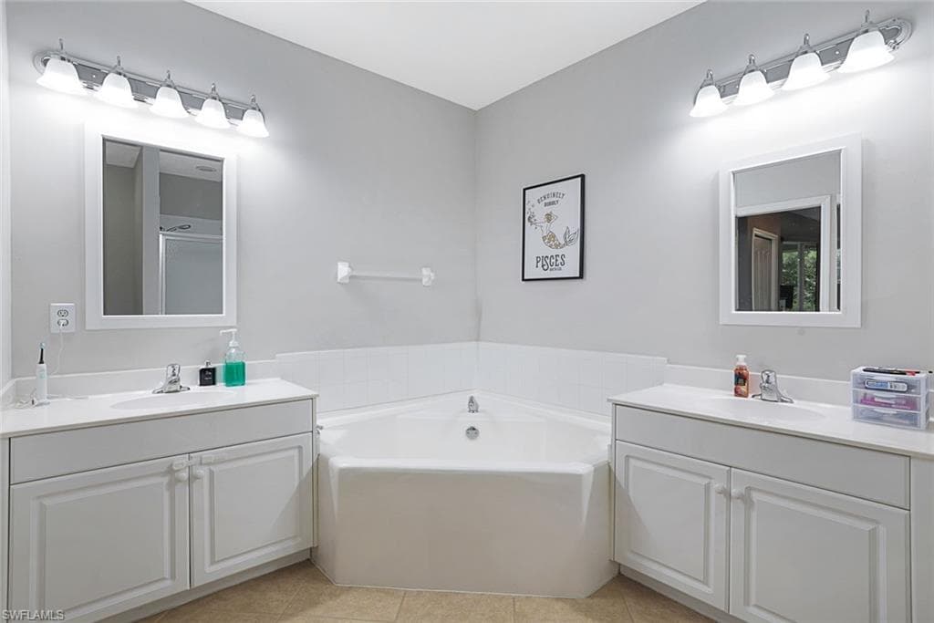 3435 Laurel Greens Ln S 203, Naples, FL 34119-14