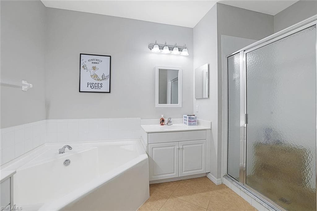 3435 Laurel Greens Ln S 203, Naples, FL 34119-15