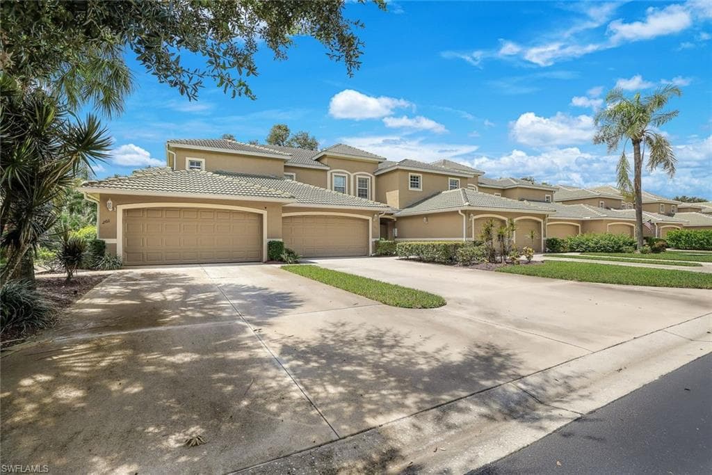 3435 Laurel Greens Ln S 203, Naples, FL 34119-1