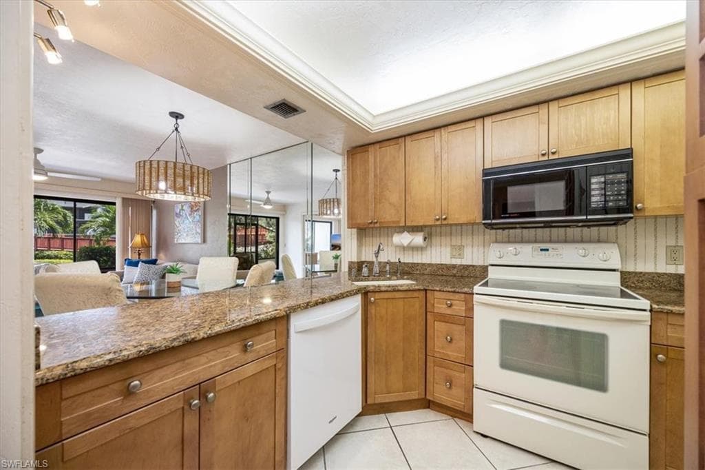 600 Neapolitan Way 115, Naples, FL 34103-10
