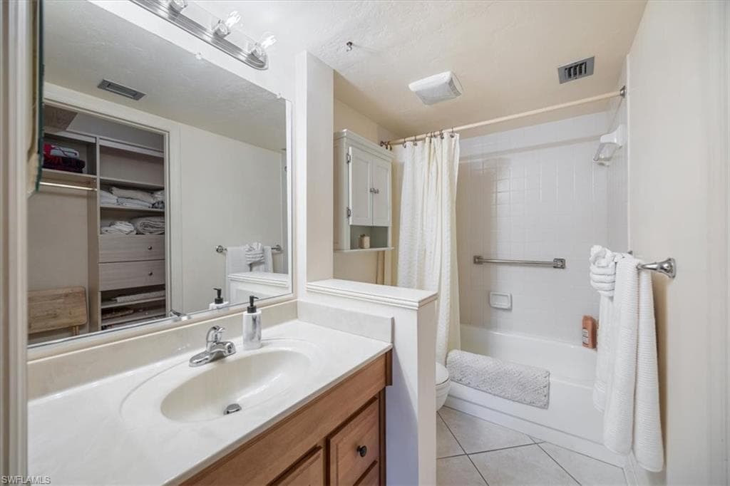 600 Neapolitan Way 115, Naples, FL 34103-14