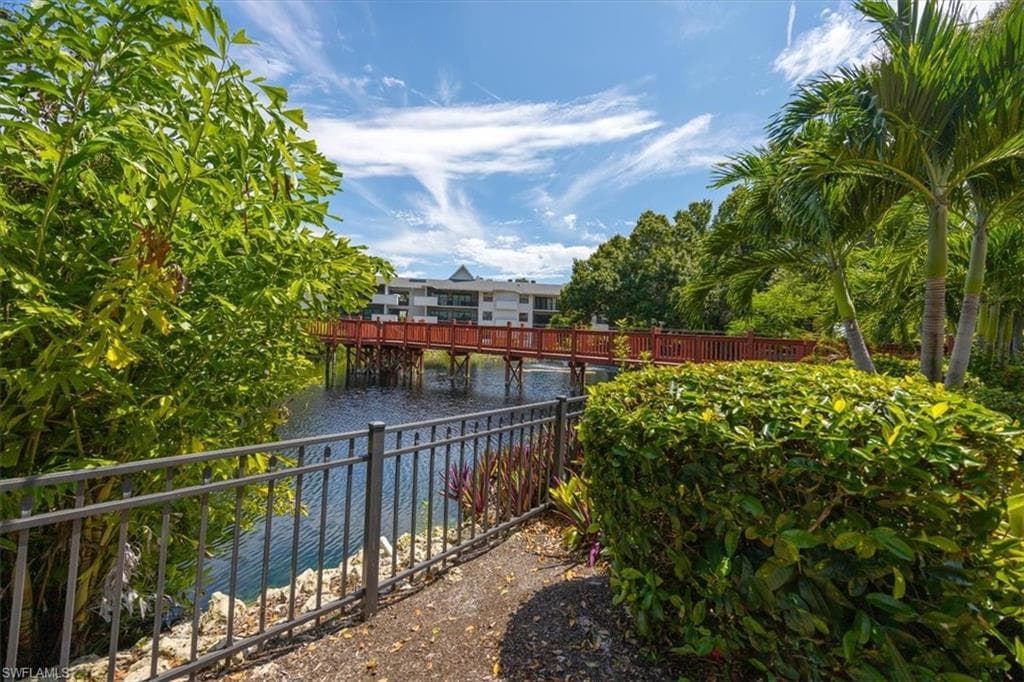 600 Neapolitan Way 115, Naples, FL 34103-3