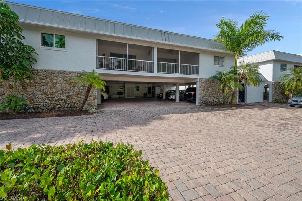 1320 Blue Point Ave 11, Naples, FL 34102-16