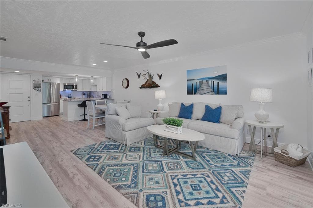 1320 Blue Point Ave 11, Naples, FL 34102-4