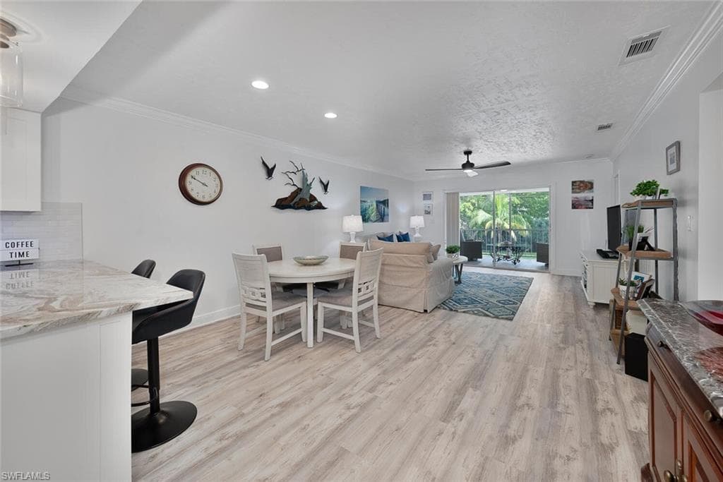 1320 Blue Point Ave 11, Naples, FL 34102-6