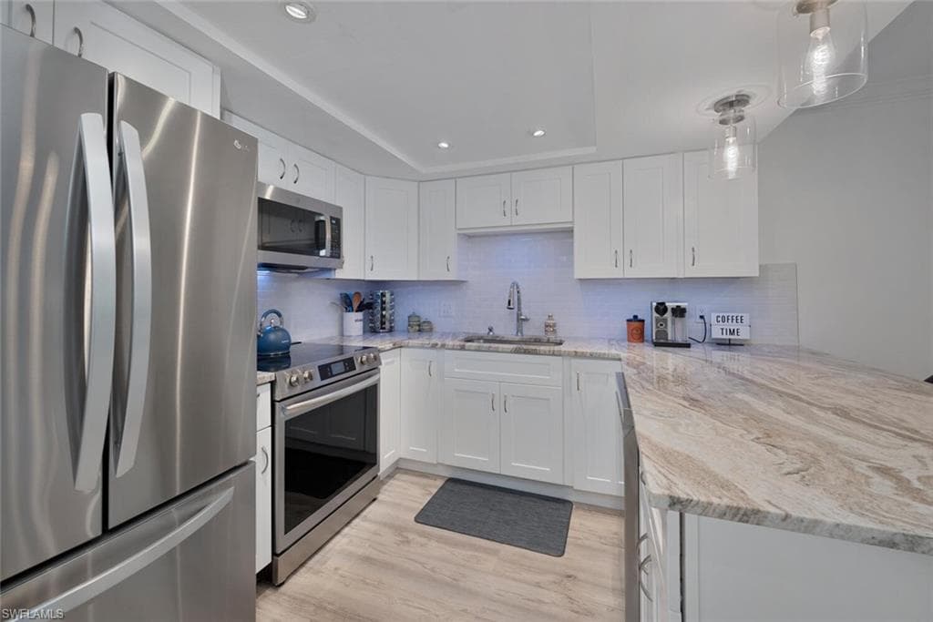 1320 Blue Point Ave 11, Naples, FL 34102-7
