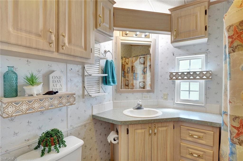 1031 Crystal Lake Dr, Naples, FL 34120-12