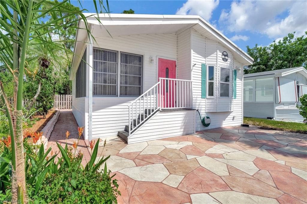 1031 Crystal Lake Dr, Naples, FL 34120-3