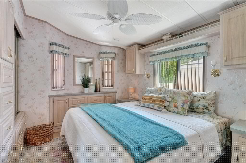1031 Crystal Lake Dr, Naples, FL 34120-4