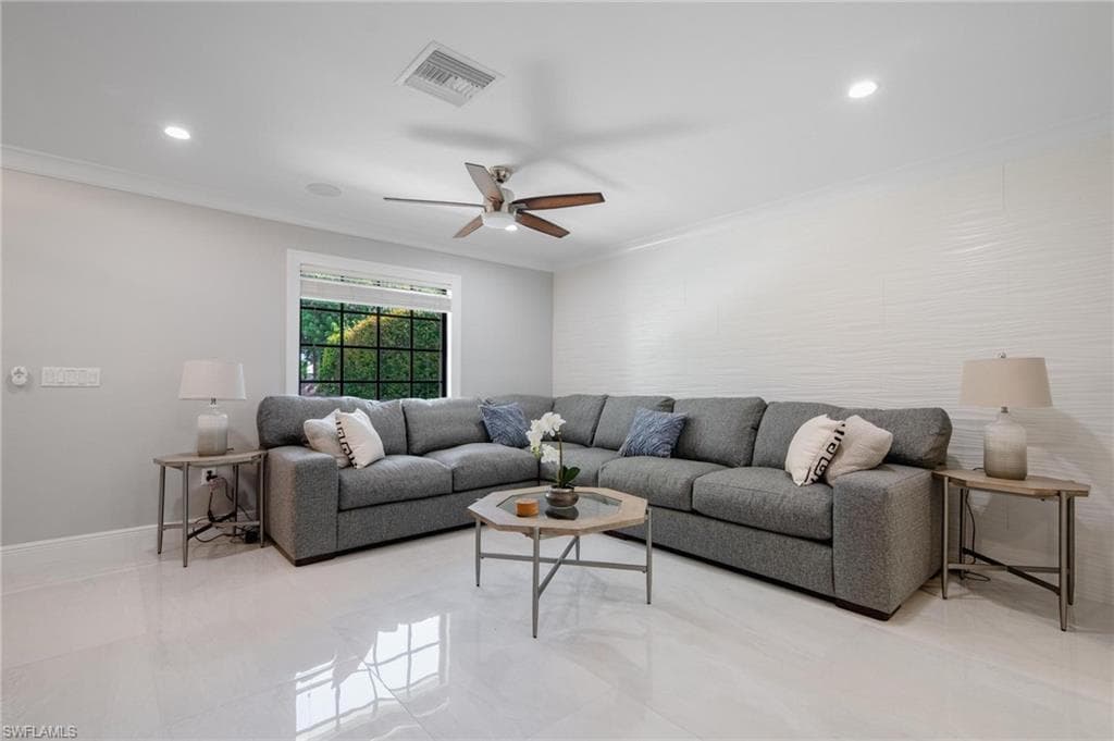 720 108th Ave N, Naples, FL 34108-18
