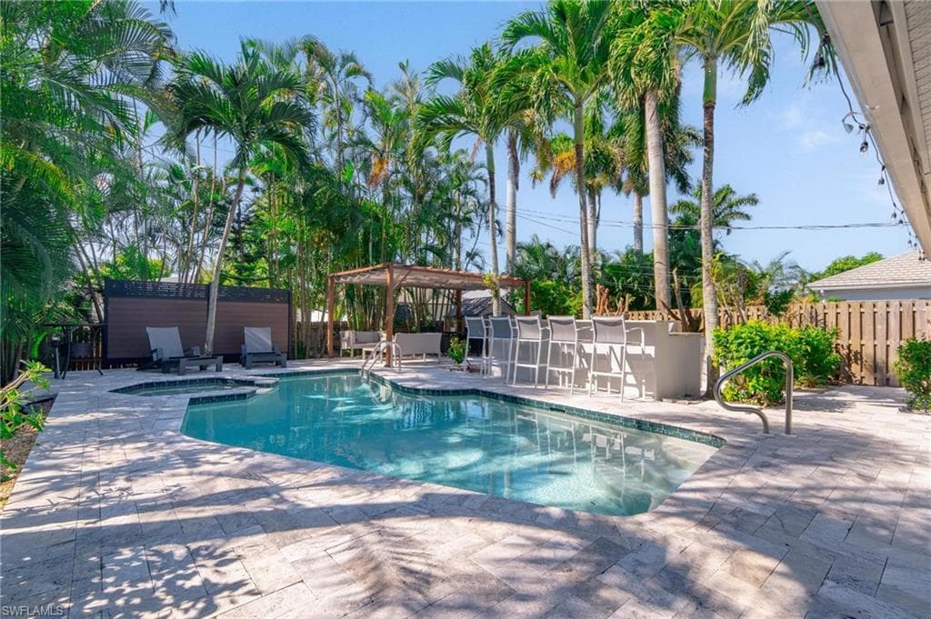 720 108th Ave N, Naples, FL 34108-1