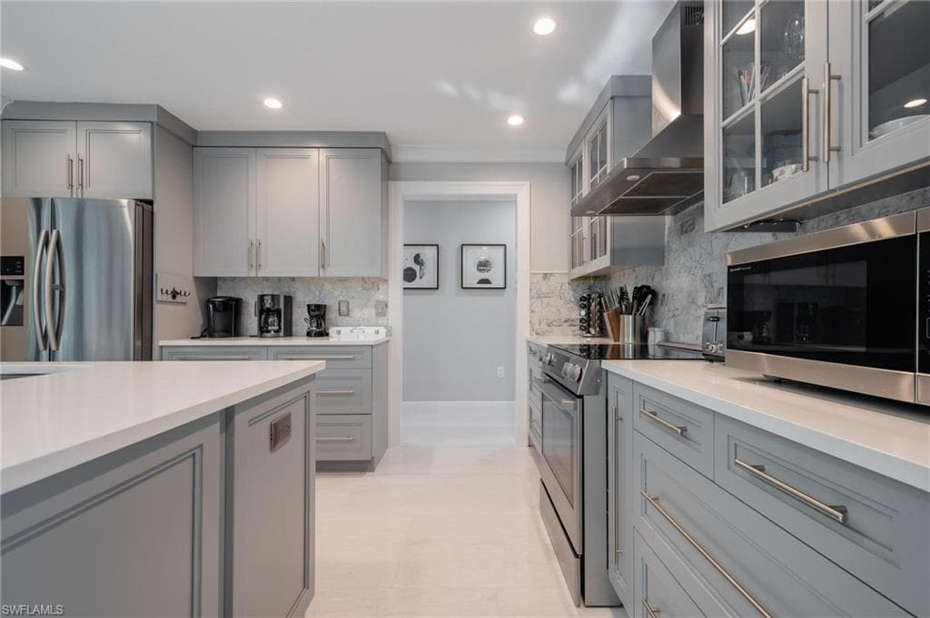 720 108th Ave N, Naples, FL 34108-21