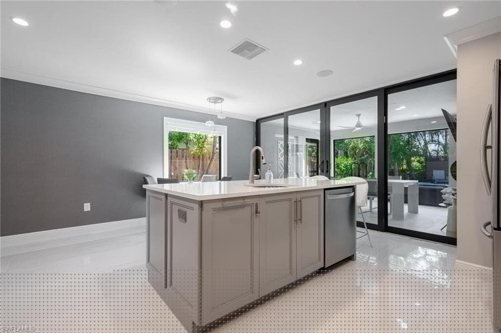 720 108th Ave N, Naples, FL 34108-23