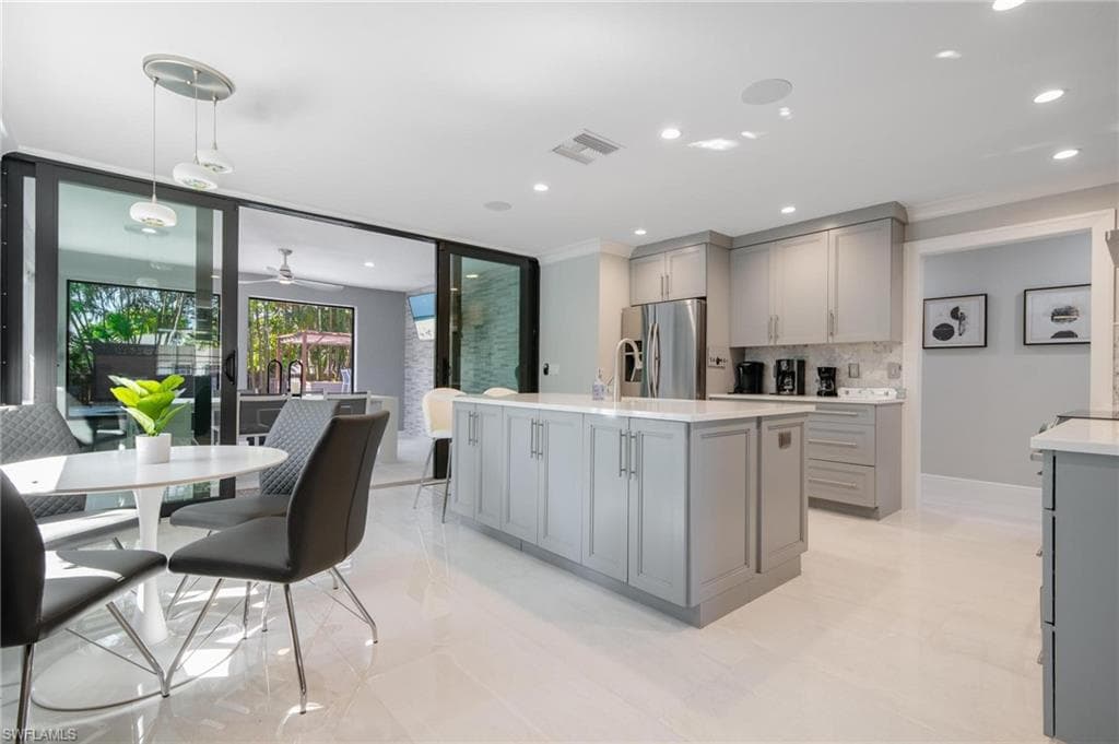 720 108th Ave N, Naples, FL 34108-26