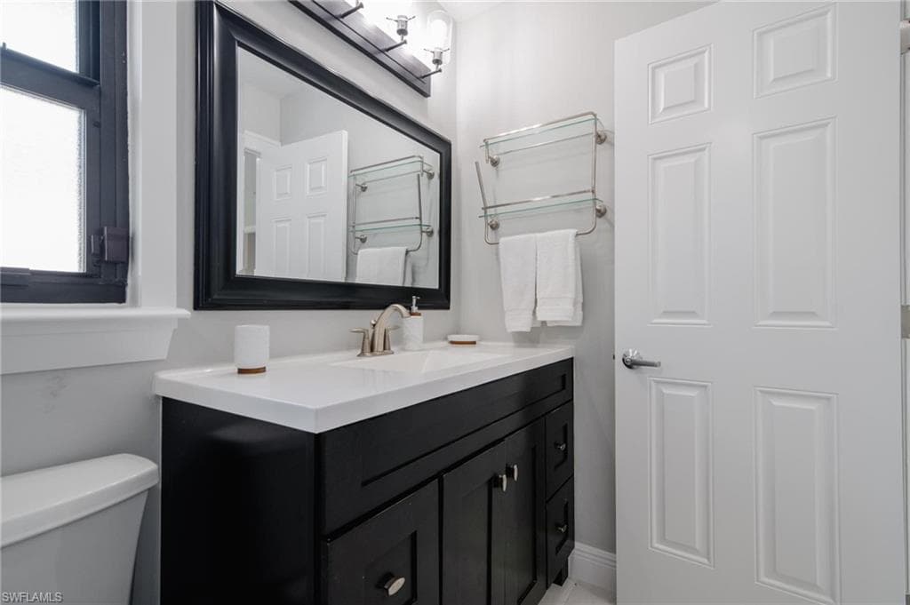 720 108th Ave N, Naples, FL 34108-42