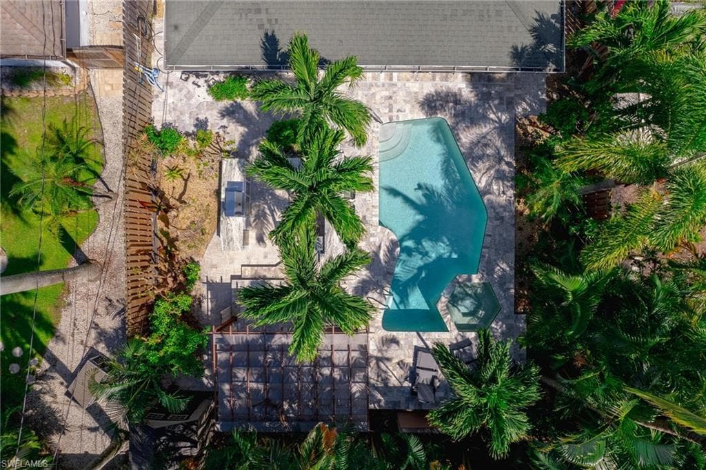 720 108th Ave N, Naples, FL 34108-49