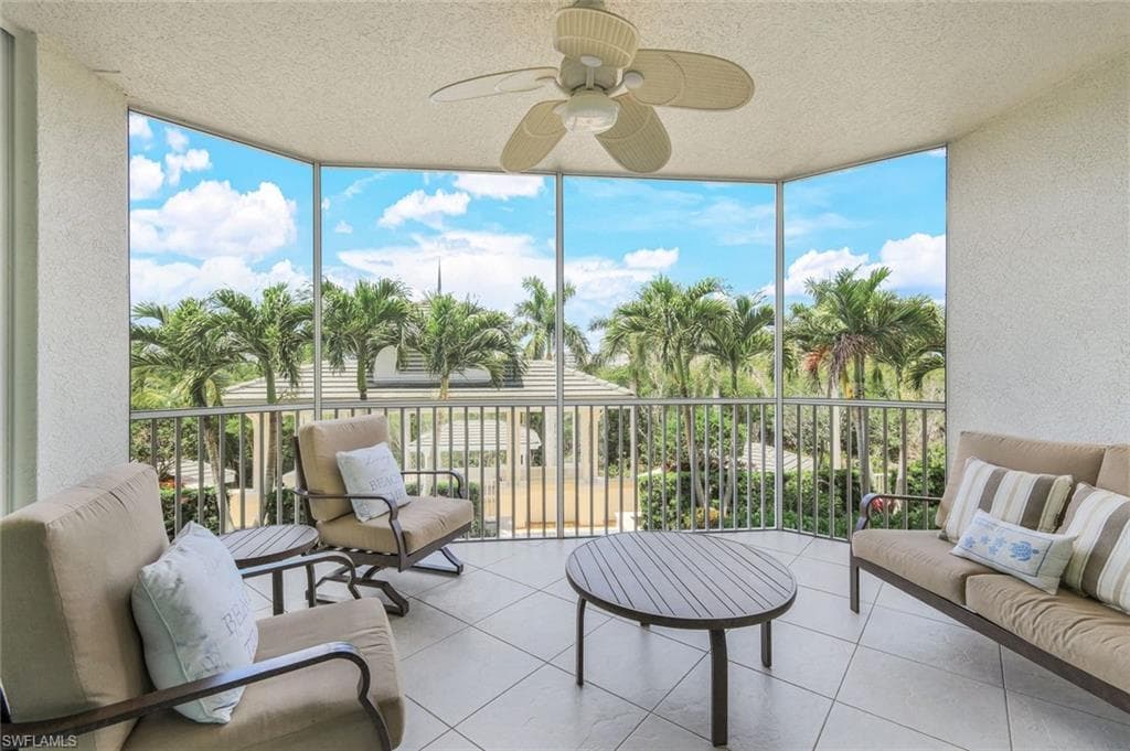 315 Dunes Blvd 204, Naples, FL 34110-18