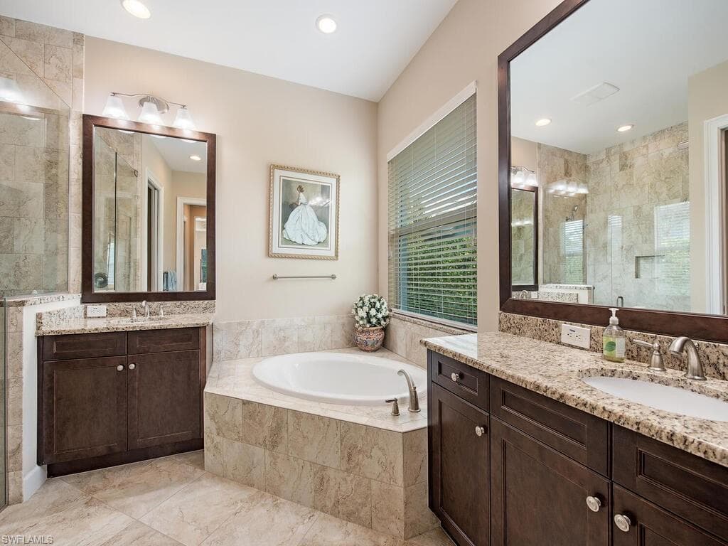 5130 Andros Dr, Naples, FL 34113-11