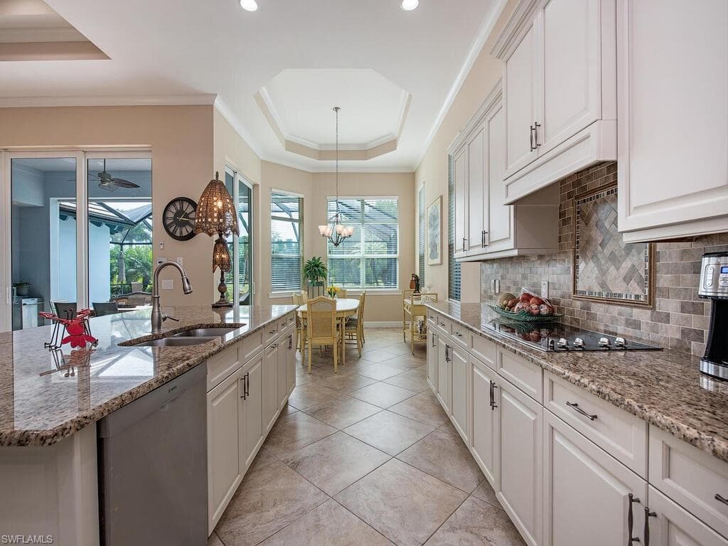 5130 Andros Dr, Naples, FL 34113-5