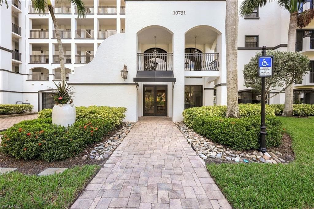 10731 Mirasol Dr 306, Miromar Lakes, FL 33913-6