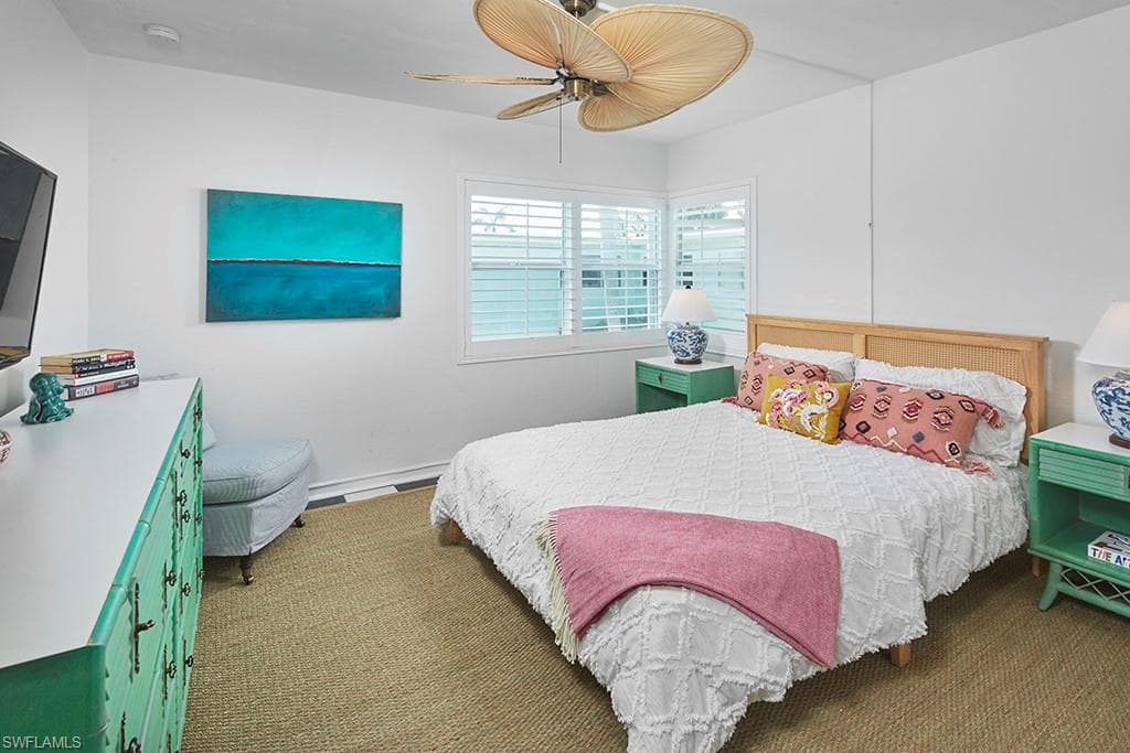 271 8th Ave S 271, Naples, FL 34102-9