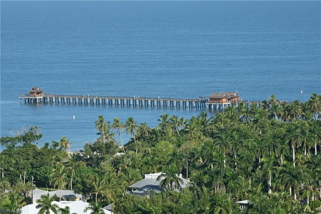 271 8th Ave S 271, Naples, FL 34102-14