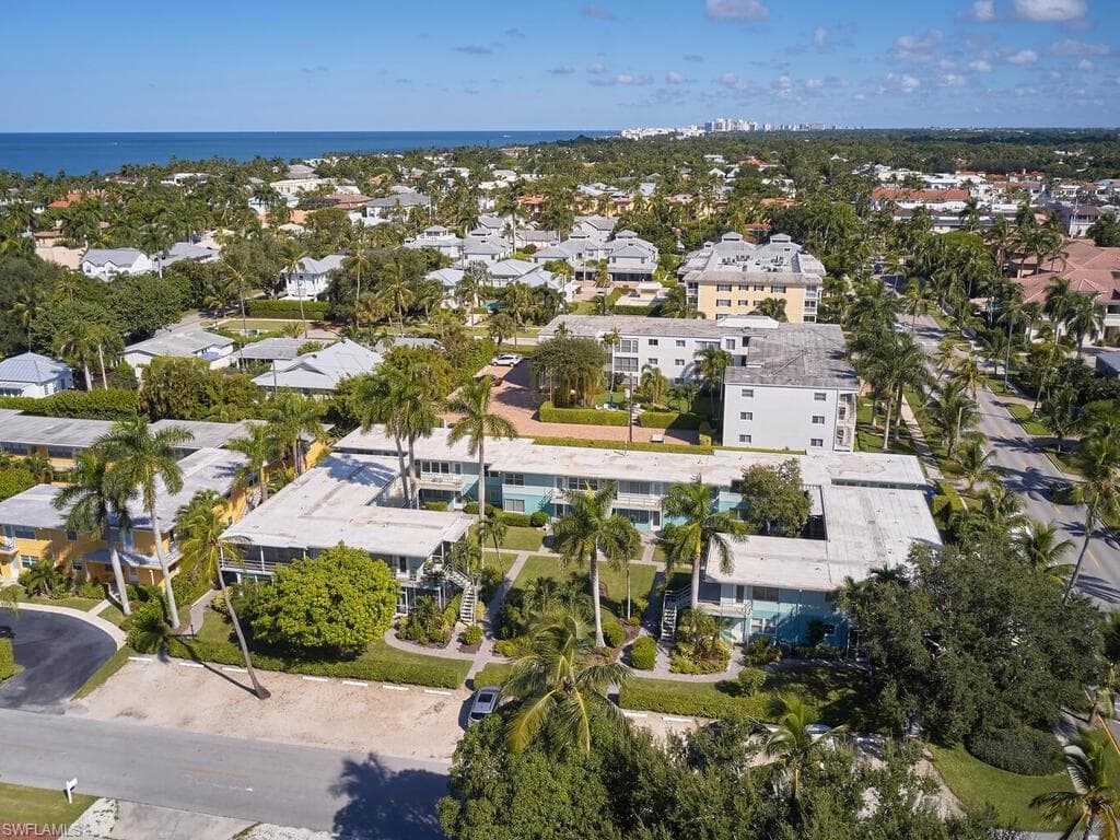 271 8th Ave S 271, Naples, FL 34102-15