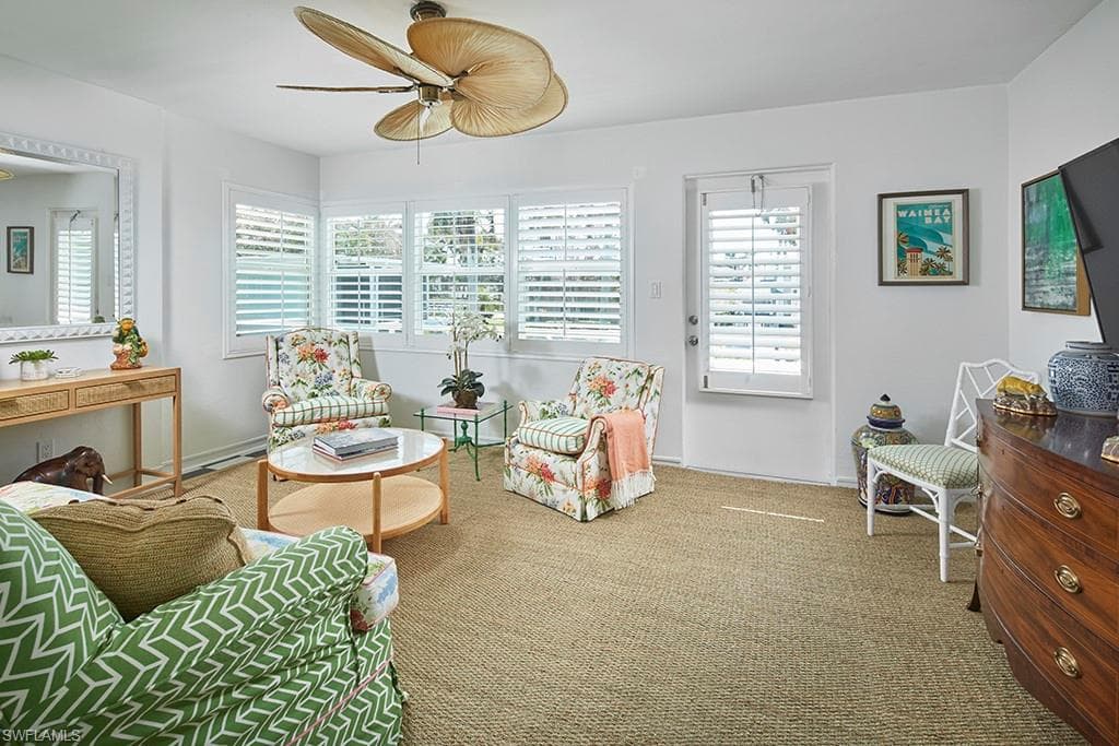 271 8th Ave S 271, Naples, FL 34102-5