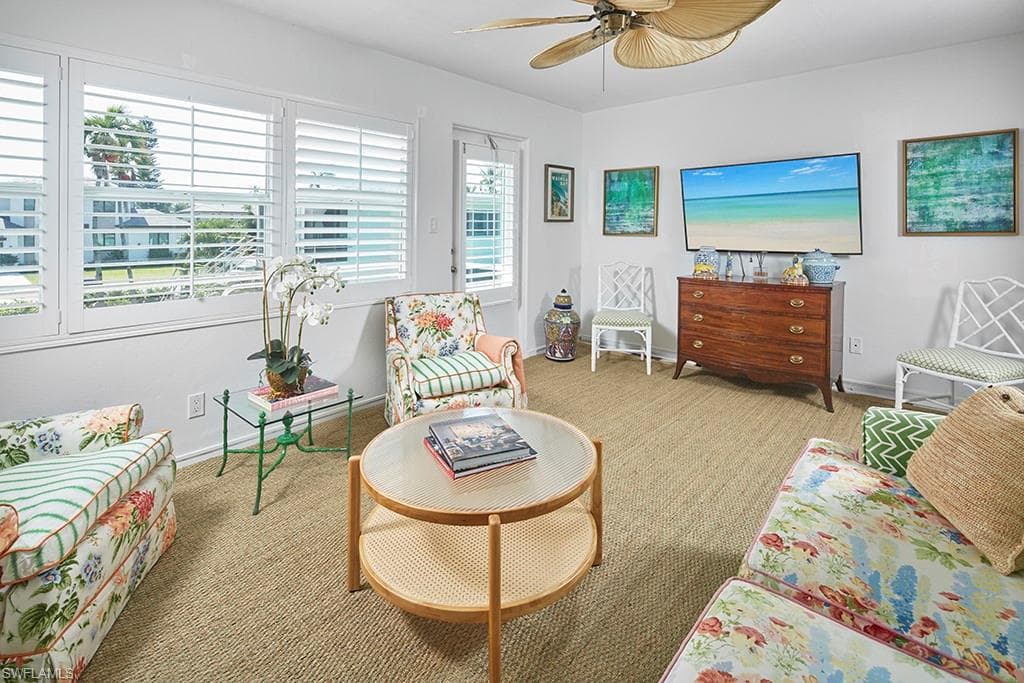 271 8th Ave S 271, Naples, FL 34102-7