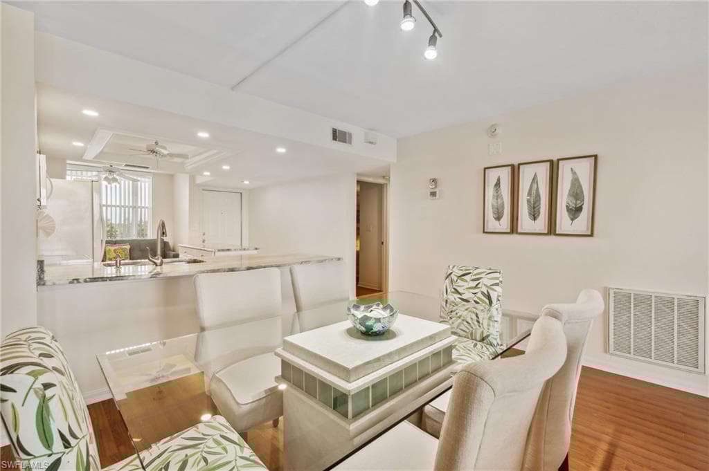 290 Naples Cove Dr 2604, Naples, FL 34110-12