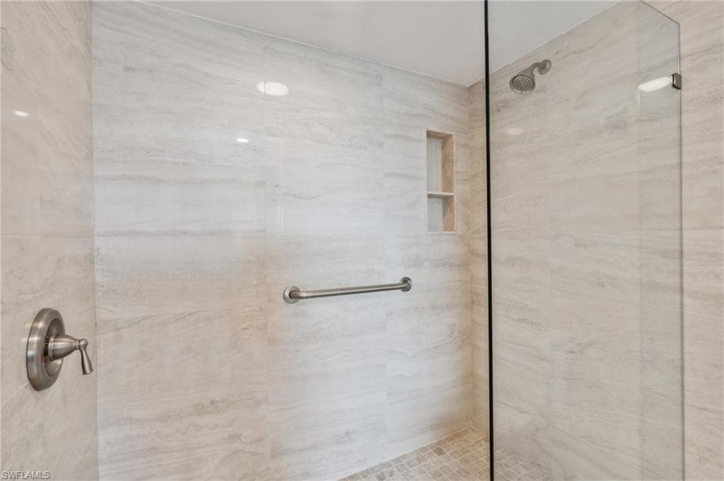 290 Naples Cove Dr 2604, Naples, FL 34110-26