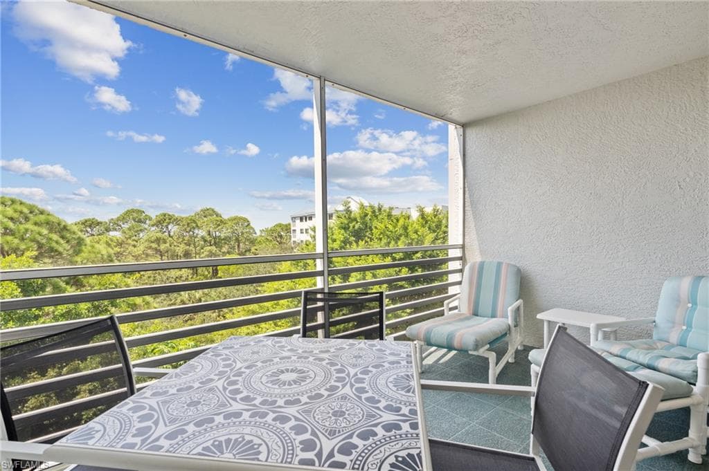 290 Naples Cove Dr 2604, Naples, FL 34110-33