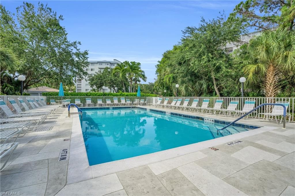 290 Naples Cove Dr 2604, Naples, FL 34110-36