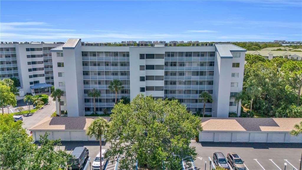 290 Naples Cove Dr 2604, Naples, FL 34110-3